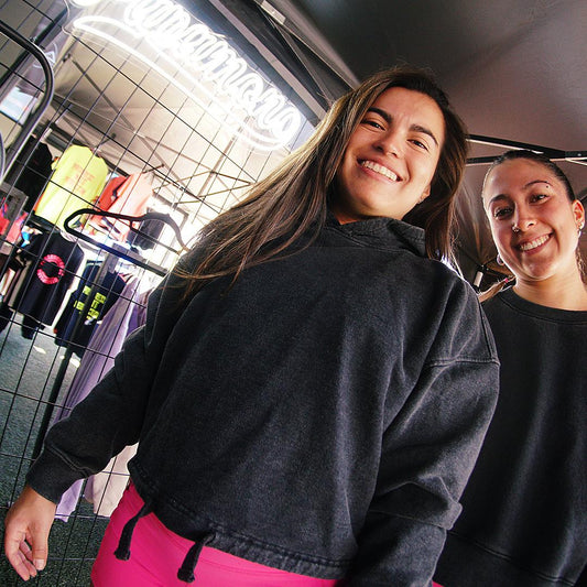 Polerón Crop Top con Capucha | Mujer