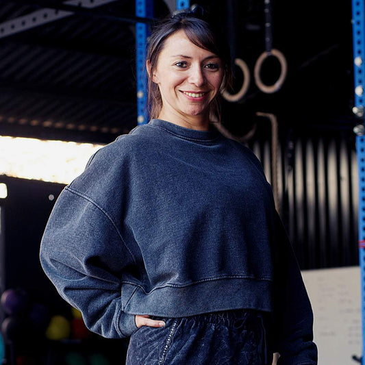 Polerón Crop Top Sin Capucha Cromo | Mujer